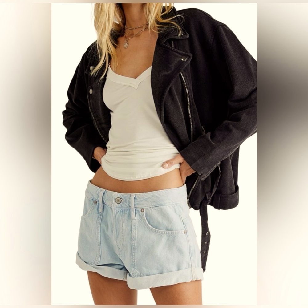 NWT Free People Beginner’s Luck Low Rise Slouch Shorts Size 10/30R Denim
